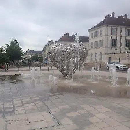 Le St Frobert Au Coeur De Apartment